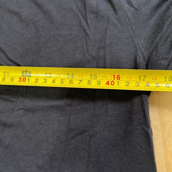 Gymshark Black Asymmetrical Women Medium T-Shirt - Picture 7 of 7